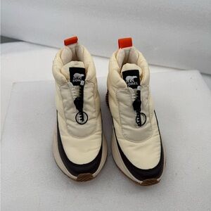 Sorel Women's Out 'N About Puffy Zip Waterproof Boot  NWOB